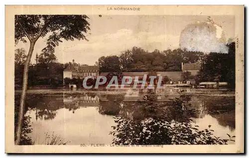 Ansichtskarte AK Flers La Chateau et le Grand Etang