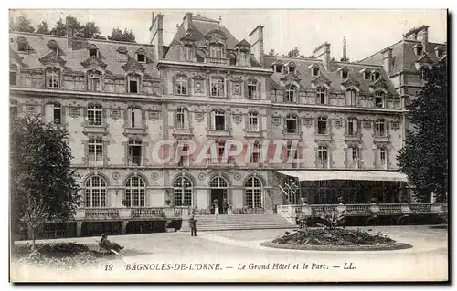 Cartes postales Bagnoles de L Orne Le Grand Hotel et le parc