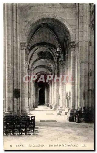 Cartes postales Sens La Cathedrale Bas cote de la Grande nef