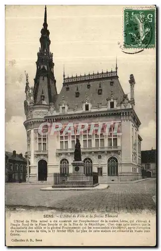 Ansichtskarte AK Sens L Hotel de Ville et la Statue Thenard