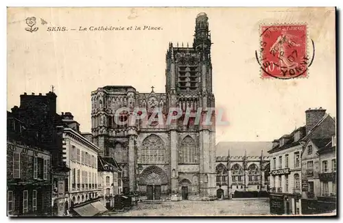 Cartes postales Sens La Cathedrale et la Place