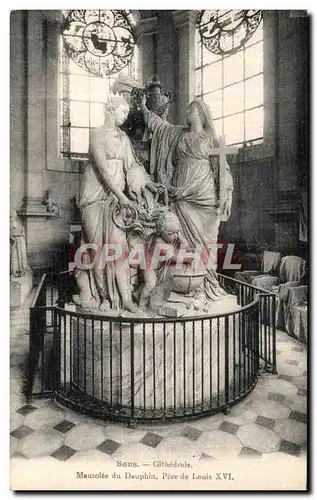 Cartes postales Sens Cathedrale Mausolee du Dauphin Pere de Louis XVI