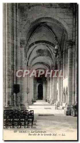 Cartes postales Sens la cathedrale Bas cote de la grande nef