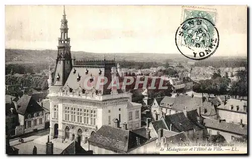 Cartes postales Sens Vue sur le Quartier de Madagascar et l hotel de ville