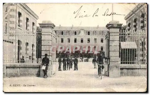 Cartes postales Sens La Caserne Militaria