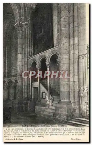 Cartes postales Sens L escalier du Tresor dans la cathedrale