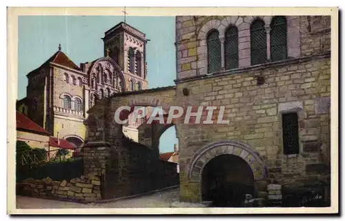 Ansichtskarte AK Vezealy La basilique et la maison romane