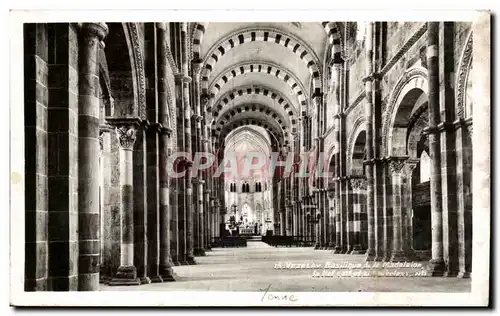 Ansichtskarte AK Vezealy Eglise de la Madeleine La Nef