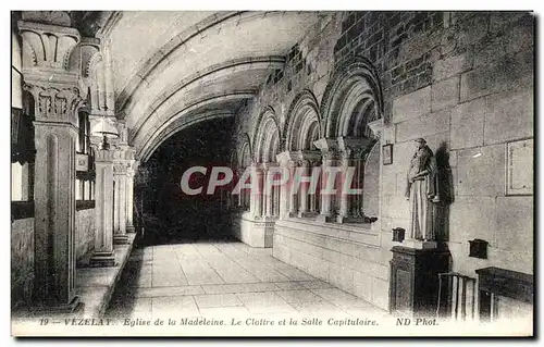 Cartes postales Vezelay Eglise de la Madeleine Le Cloitre et la Salle Capitulaire