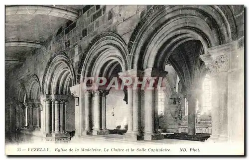 Cartes postales Vezelay Eglise de la Madeleine Le Cloitre et la Salle Capitulaire