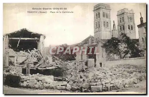 Cartes postales Verdun Place de la Cathedrale Militaria