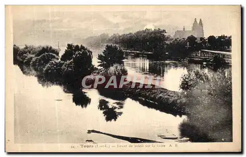 Cartes postales Tours Lever de soleil sur la Loire