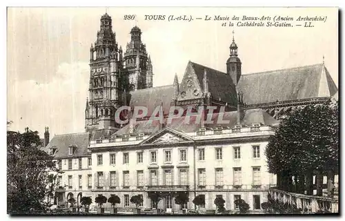 Cartes postales Tours Le Musee des Beaux Arts et la Cathedrale St Gatien