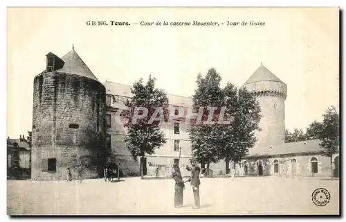 Ansichtskarte AK Tours Cour de la Caserne Meusnier Tour de Guise