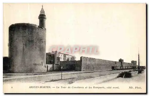 Ansichtskarte AK Aigues Mortes La Tour de Constance et les Remparts Cote Nord Train