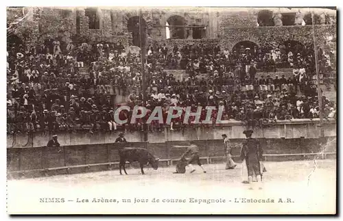 Cartes postales Nimes Les Arenes Un jour de course Espagnole L Estocade Corrida