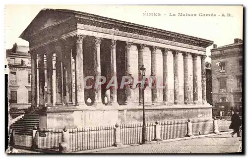 Cartes postales Nimes La Maison Carres