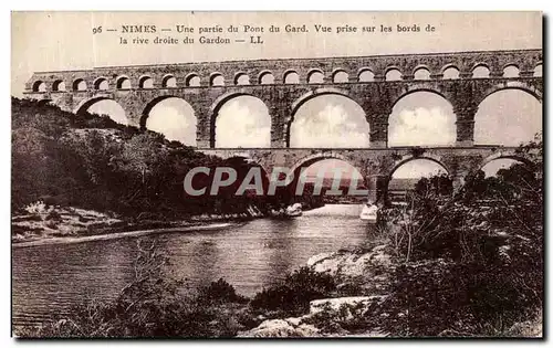 Cartes postales Nimes Une Partie du Pont du Gard Vue prise sur les bords de la rive droite du Gardon