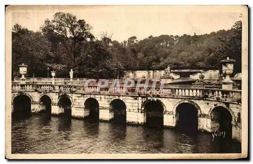 Cartes postales Nimes Jardin de la Fontaine Les Bains Romains