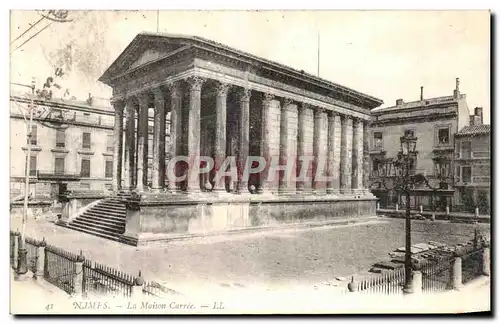 Cartes postales Nimes La Maison Carree