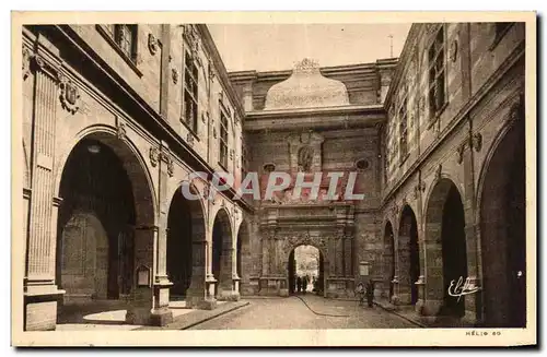 Ansichtskarte AK Toulouse Le Capitole Cour Henri IV