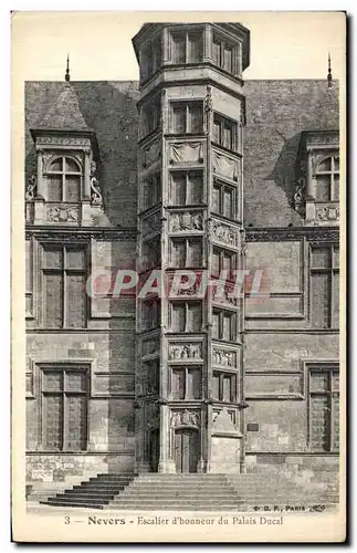 Cartes postales Nevers Escalier d honneur du Palais Ducal