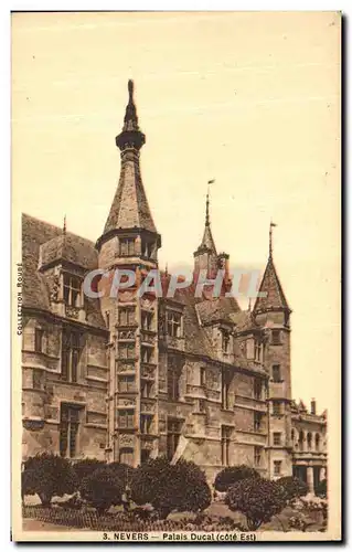 Cartes postales Nevers Palais Ducal