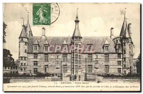 Cartes postales Nevers Palais Ducal