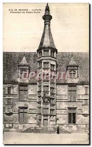 Cartes postales Nevers La Porte d honneur du Palais Ducal