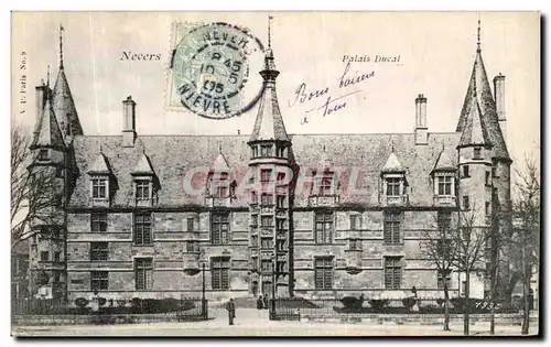 Cartes postales Nevers Palais ducal