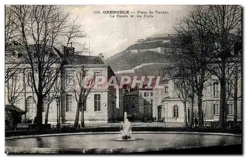 Ansichtskarte AK Grenoble Place de Verdun Le Bassin et les Forts