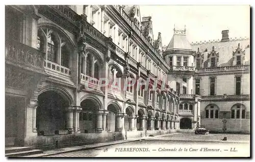 Ansichtskarte AK Pierrefonds Colonnade de la Cour d Honneur