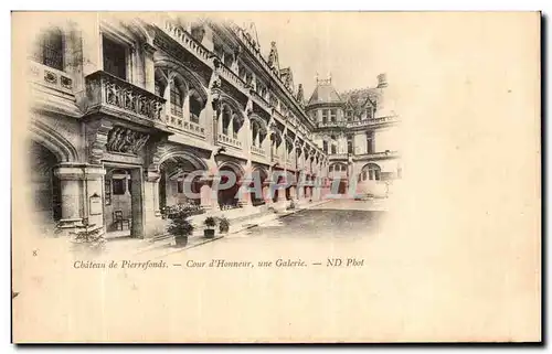 Cartes postales Chateau de Pierrefonds Cour d Honneur Une Galerie