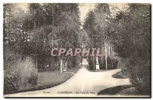 Cartes postales Compiegne Un Coin du Parc