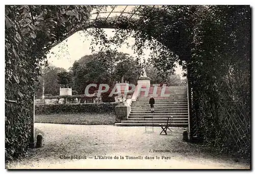 Cartes postales Compiegne L Entree de la Tonnelle Dans le Parc