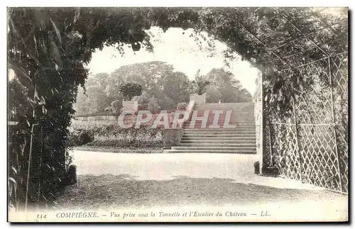 Ansichtskarte AK Compiegne Vue prise sous la Tonnelle et l Escalier du Chateau