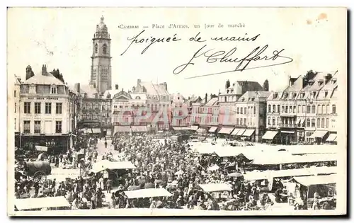 Cartes postales Cambrai Place d Armes un Jour de Marche