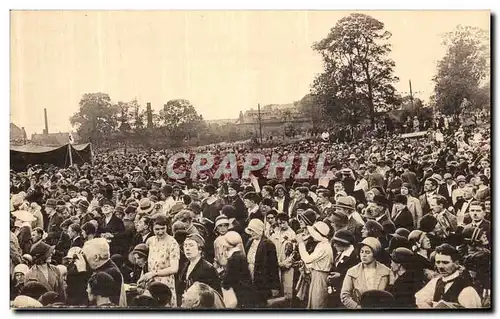 Cartes postales Lille Cinquantenaire des congres eucharistiquues internationaux Cardinal Liegart La foule glacis