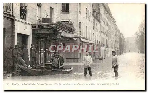 Cartes postales Inondations De Paris Le Bateau de passage de la rue Saint Dominique