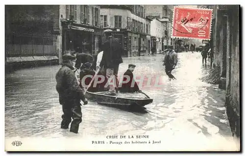 Cartes postales Crue de la Seine Paris Passage des Habitants a Javel