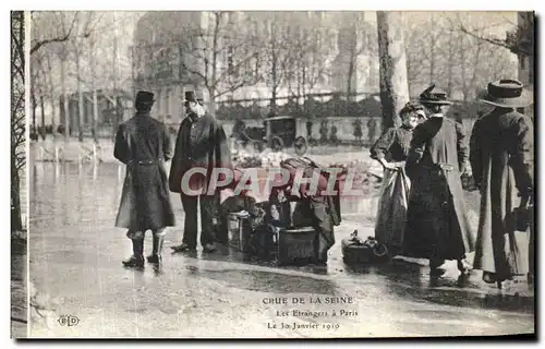 Cartes postales La Crue De La Seine Paris Les Etrangers a Paris