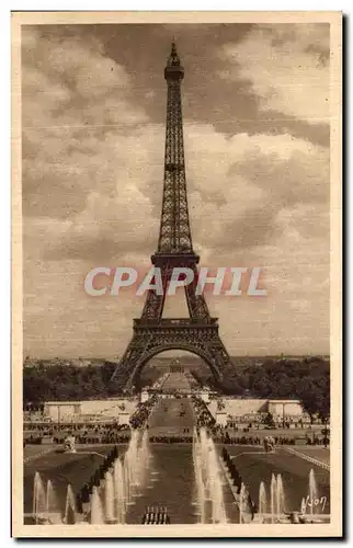 Cartes postales Paris en flanant La Tour Eiffel