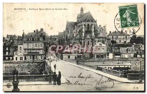 Cartes postales Mayenne Basilique Notre Dame et grande rue