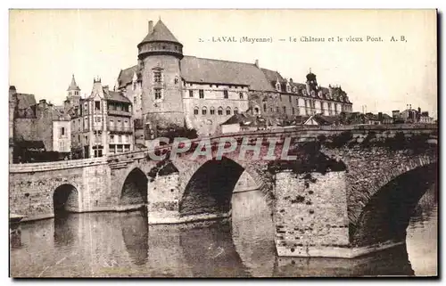Cartes postales Laval Le chateau et le vieux pont