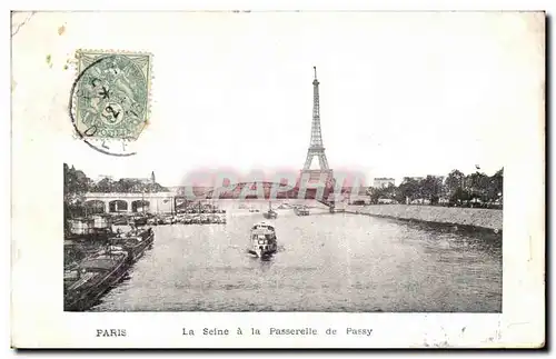 Cartes postales Paris La Seine a la Passerelle de passy Tour Eiffel