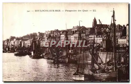 Cartes postales Boulogne Sur Mer Perspective des Quais Bateaux de peche