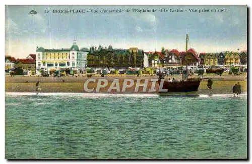 Cartes postales Berck Plage Vue d ensemble de l Esplanade et le Casino Vue prise en mer Bateau