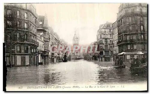 Cartes postales Paris Inondations De La Rue et la Gare de Lyon