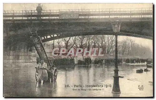 Cartes postales Paris Inondations Quai de Passy Un Intrepide