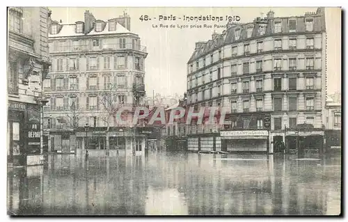 Cartes postales Paris Inondations La rue de Lyon prise Rue Parrot